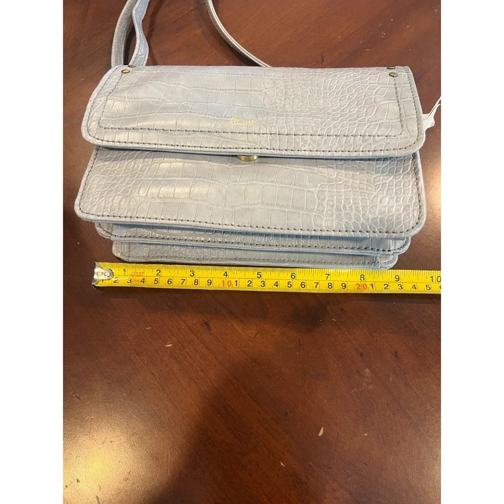 Relic by Fossil Gray Croc Embossed Crossbody Bag Purse Multi Pocket Adjustable